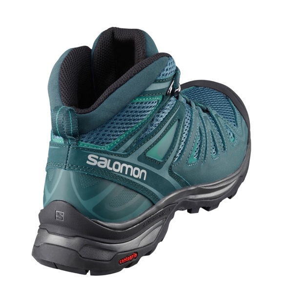 women's salomon hiking boots